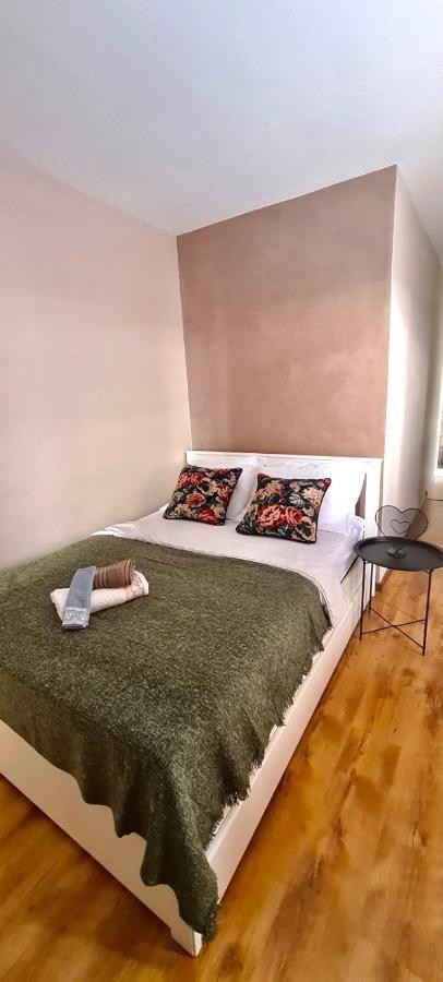 Minicity Inn Belgrado Buitenkant foto