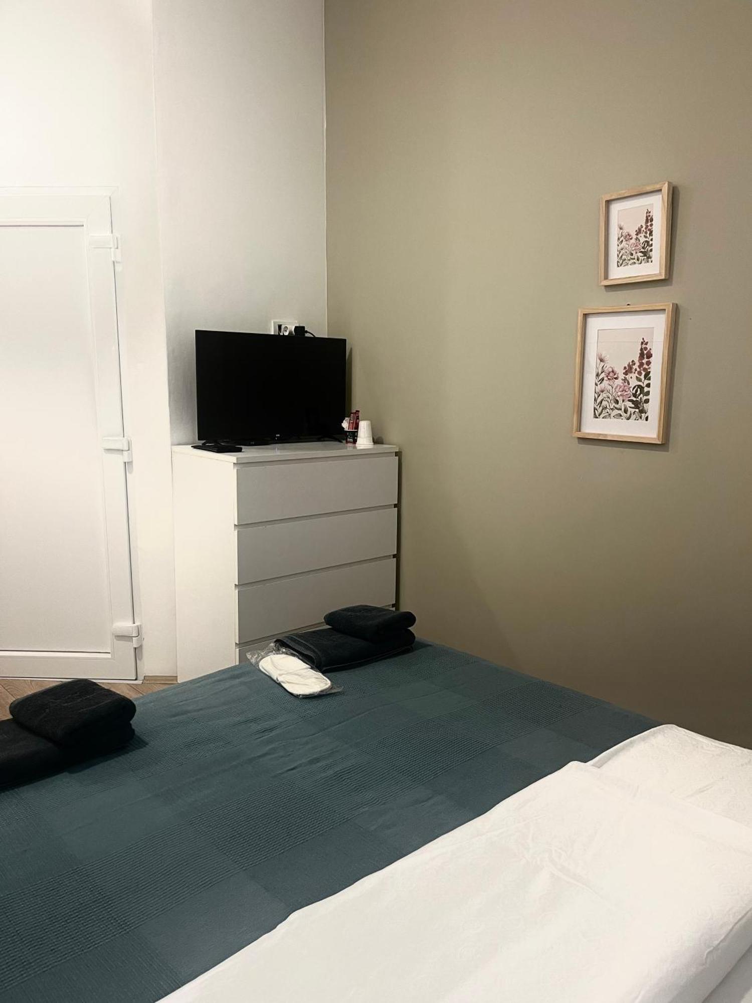 Minicity Inn Belgrado Buitenkant foto